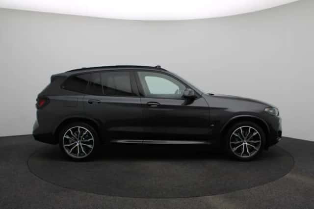 BMW X3 (2023) thumbnail 6