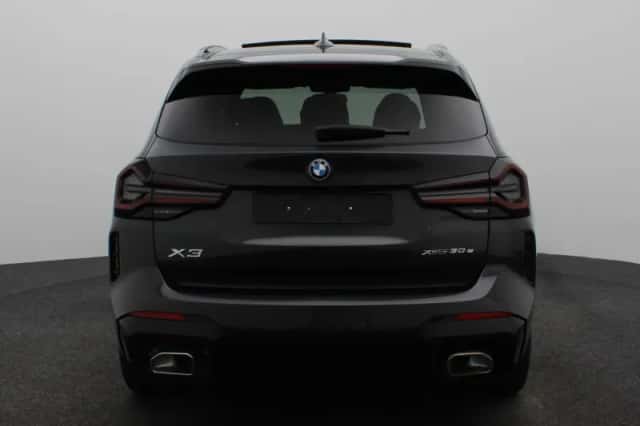 BMW X3 (2023) thumbnail 6