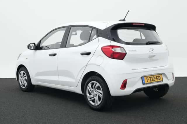 Hyundai i10 (2023) thumbnail 3