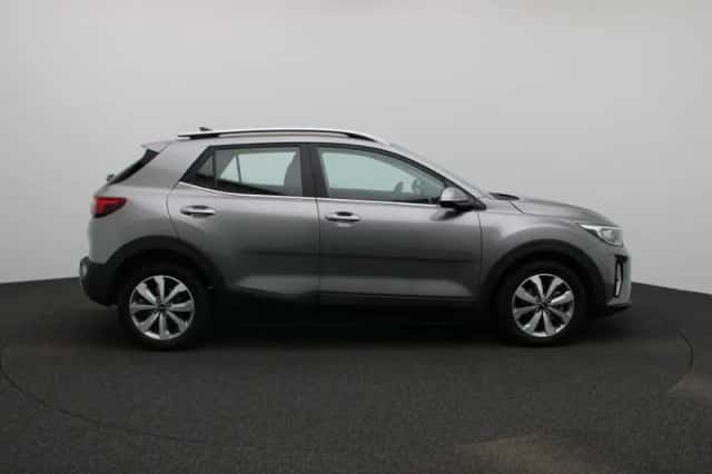 Kia Stonic (2024) thumbnail 6