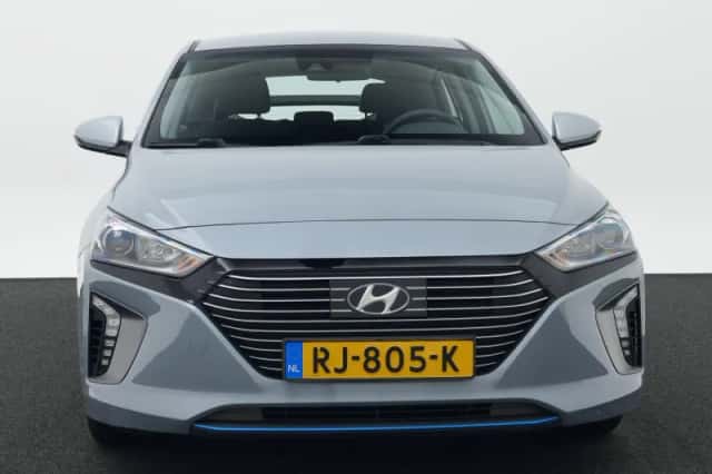 Hyundai Ioniq (2018) thumbnail 3
