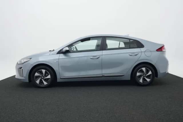 Hyundai Ioniq (2018) thumbnail 4