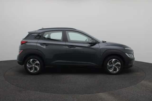 Hyundai Kona (2022) thumbnail 6
