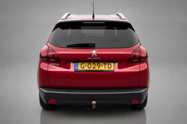 Peugeot 2008 (2019) thumbnail 3