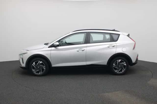 Hyundai Bayon (2022) thumbnail 4