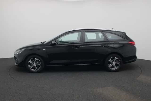 Hyundai i30 (2023) thumbnail 4