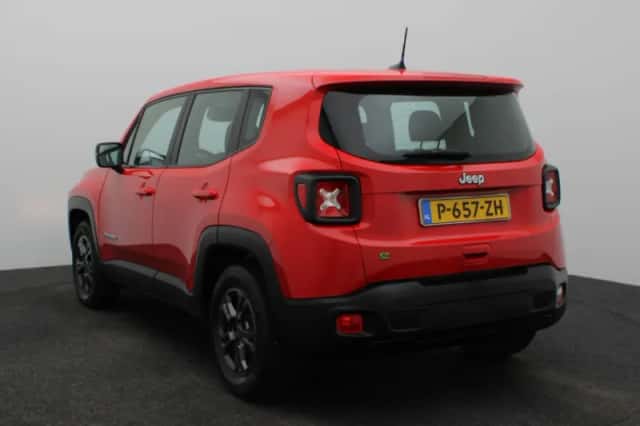 Jeep Renegade (2022) thumbnail 3