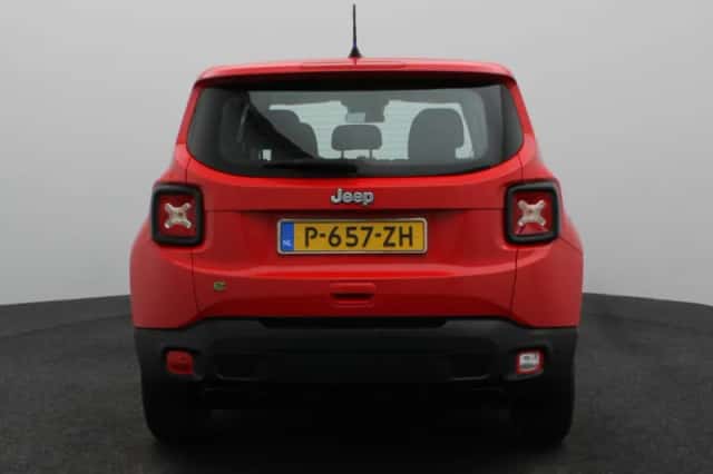 Jeep Renegade (2022) thumbnail 6