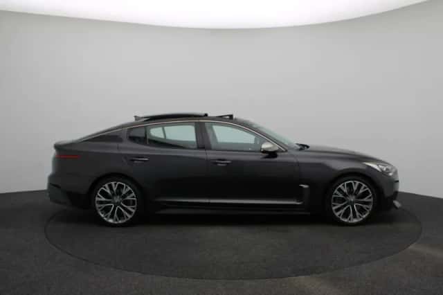 Kia Stinger (2020) thumbnail 6