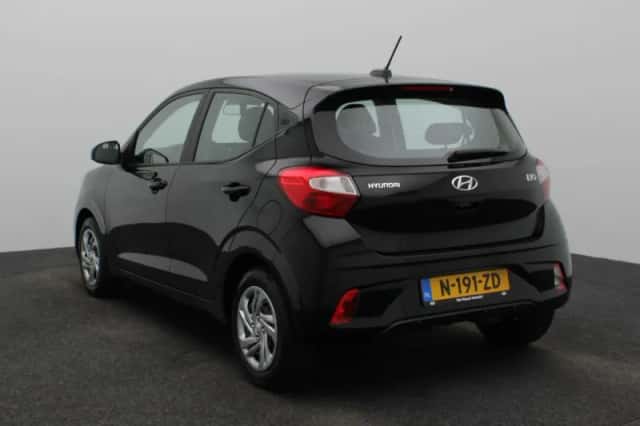 Hyundai i10 (2022) thumbnail 3