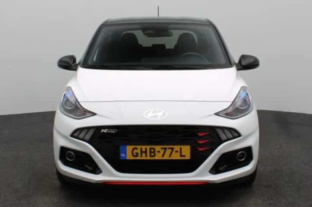 Hyundai i10 (2024) thumbnail 3