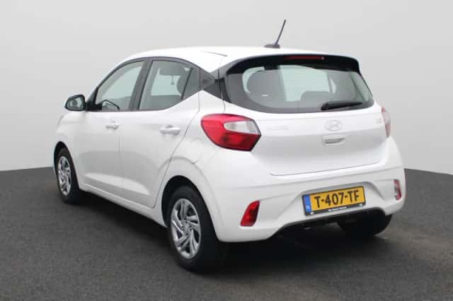 Hyundai i10 (2023) thumbnail 2