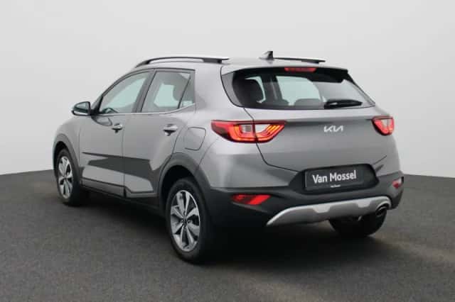 Kia Stonic (2024) thumbnail 3