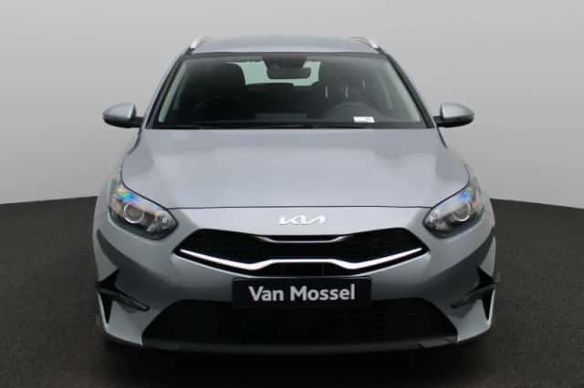 Kia Ceed Sportswagon (2024) thumbnail 4