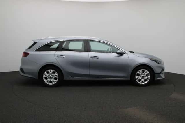 Kia Ceed Sportswagon (2024) thumbnail 6