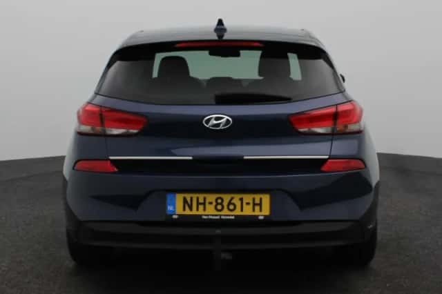 Hyundai i30 (2017) thumbnail 6
