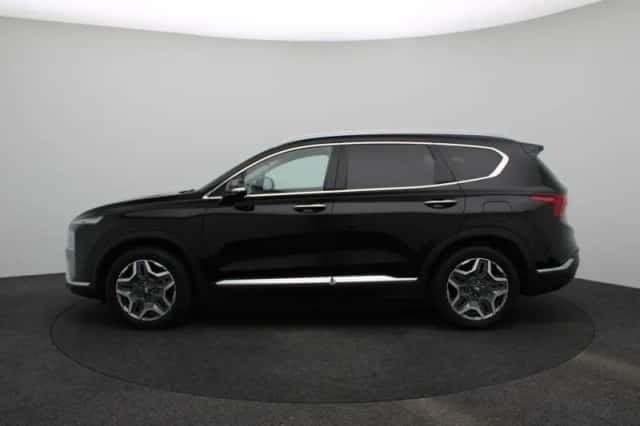 Hyundai Santa Fe (2023) thumbnail 4