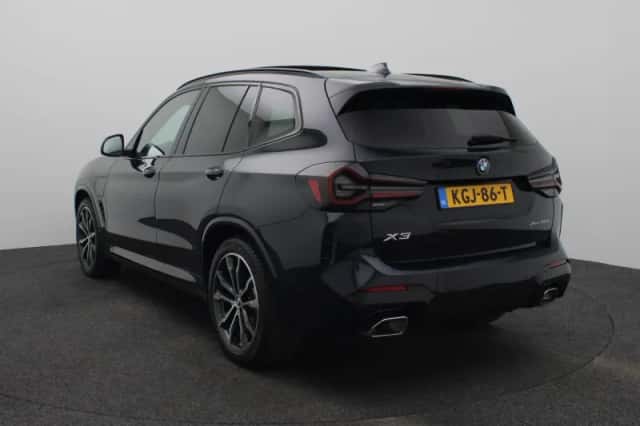 BMW X3 (2023) thumbnail 2