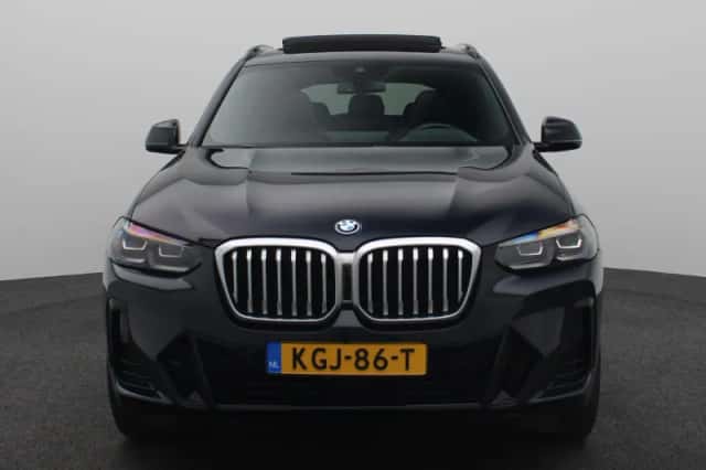 BMW X3 (2023) thumbnail 3