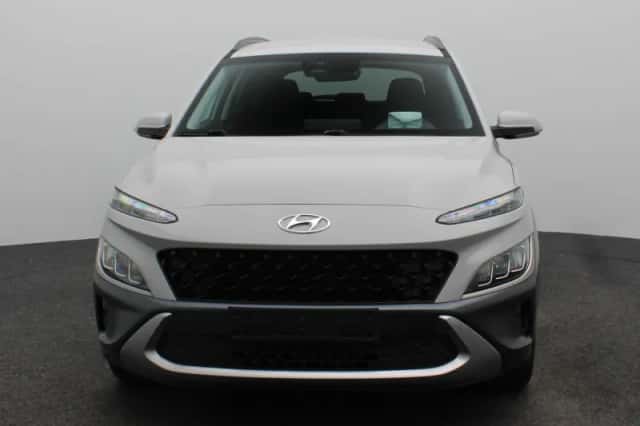 Hyundai Kona (2022) thumbnail 4