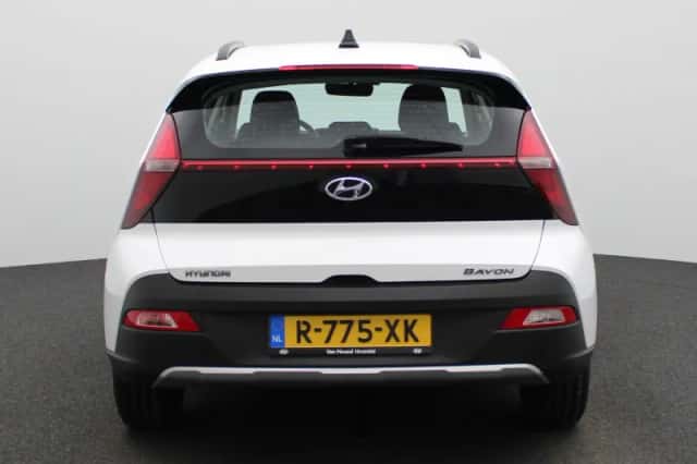 Hyundai Bayon (2022) thumbnail 5