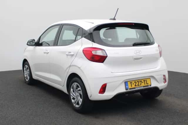 Hyundai i10 (2023) thumbnail 2