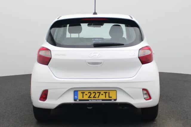 Hyundai i10 (2023) thumbnail 5