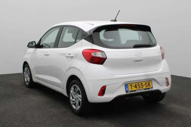 Hyundai i10 (2023) thumbnail 3