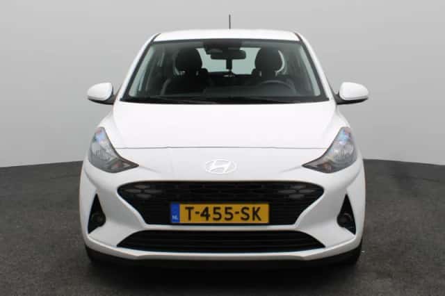Hyundai i10 (2023) thumbnail 3
