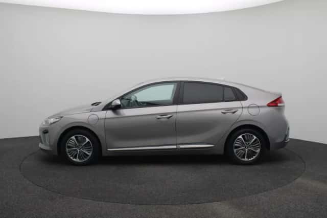 Hyundai Ioniq (2022) thumbnail 5