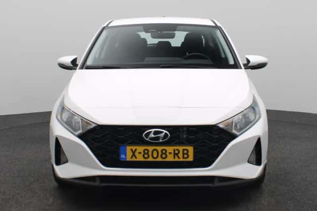 Hyundai i20 (2024) thumbnail 3