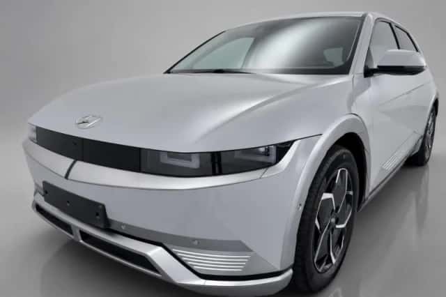 Hyundai Ioniq 5 (2023) thumbnail 4