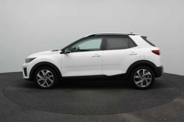 Kia Stonic (2023) thumbnail 5
