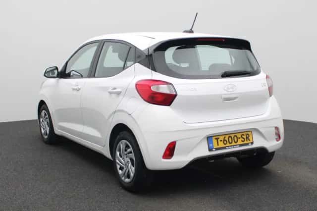 Hyundai i10 (2023) thumbnail 3