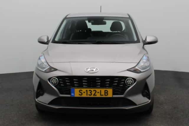 Hyundai i10 (2023) thumbnail 3