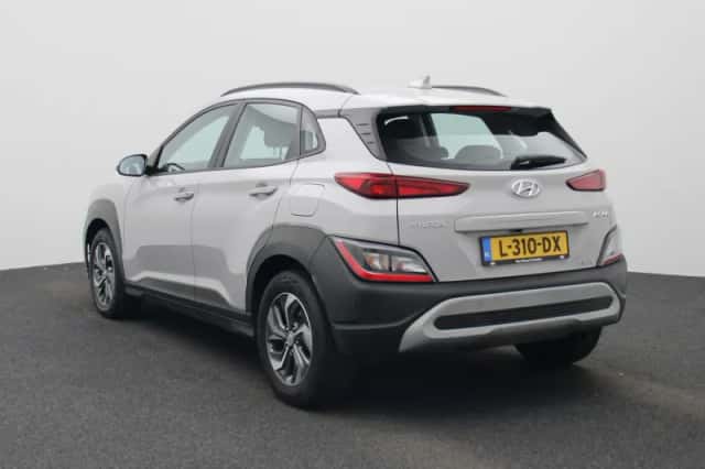 Hyundai Kona (2021) thumbnail 2