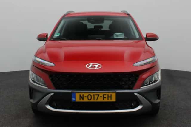 Hyundai Kona (2021) thumbnail 4