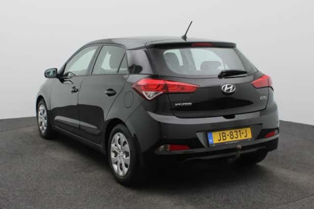 Hyundai i20 (2016) thumbnail 2