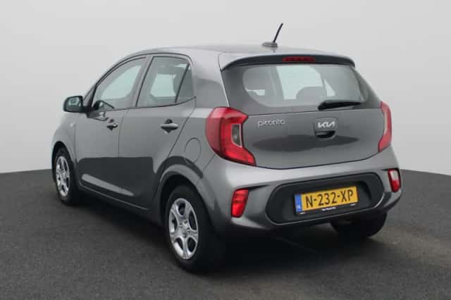 Kia Picanto (2022) thumbnail 3
