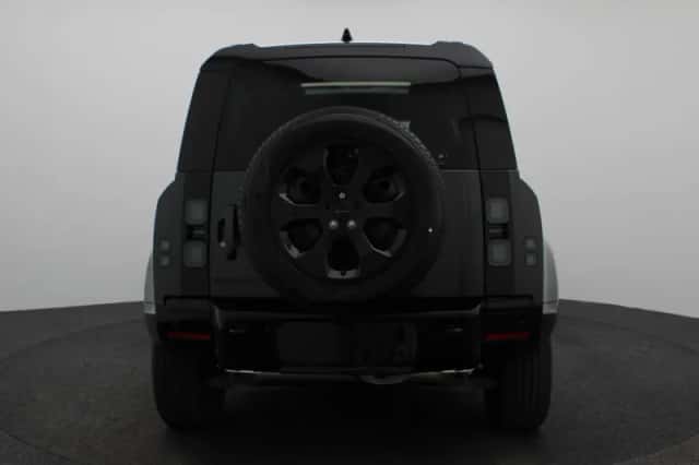 Land Rover Defender (2026) thumbnail 4