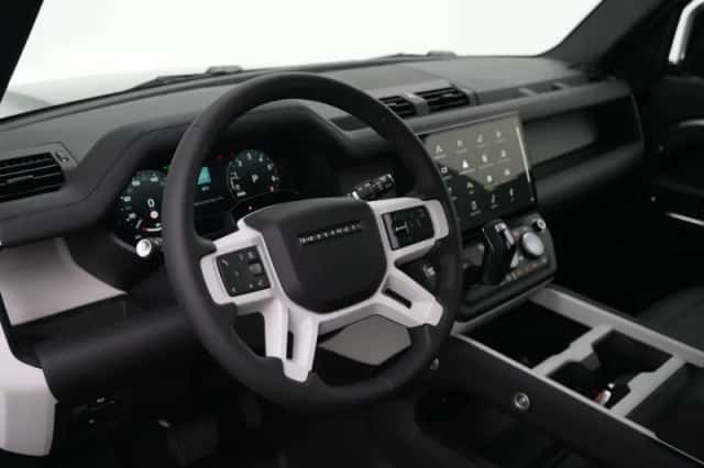 Land Rover Defender (2026) thumbnail 15