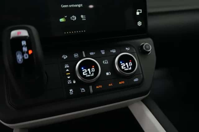 Land Rover Defender (2026) thumbnail 22