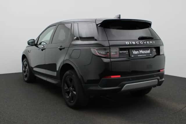 Land Rover Discovery Sport (2023) thumbnail 3