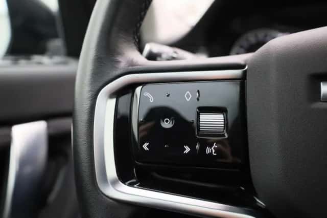 Land Rover Discovery Sport (2023) thumbnail 24