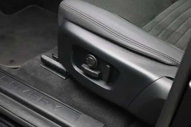 Land Rover Discovery Sport (2023) thumbnail 34