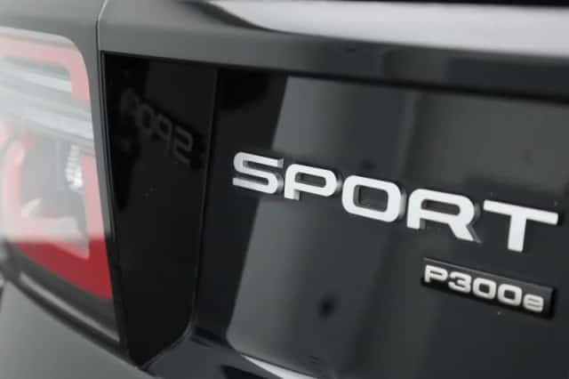 Land Rover Discovery Sport (2023) thumbnail 36