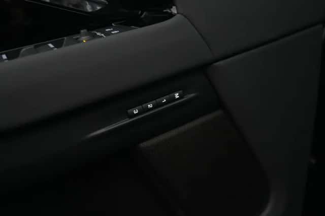 Land Rover Range Rover Evoque (2026) thumbnail 38