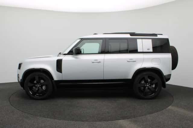 Land Rover Defender (2023) thumbnail 5