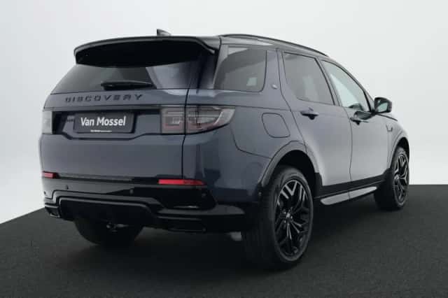 Land Rover Discovery Sport (2026) thumbnail 2