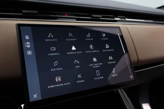 Land Rover Range Rover Sport (2023) thumbnail 24